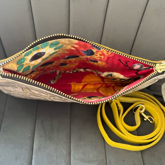 Stylish Tan and Yellow Crossbody Bag - Picture 4 of 6